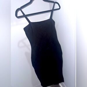 Lulu’s Black BodyCon Midi